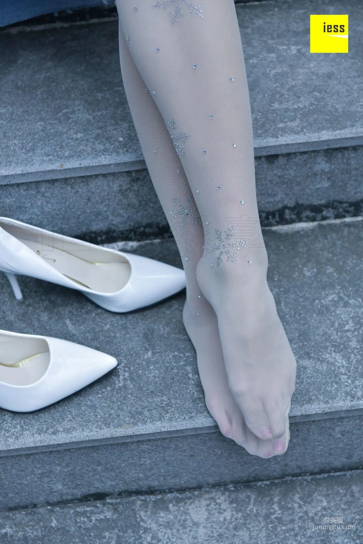 Si Xiang Jia 107 Jing Jing, Crystal White Stockings [IESS] Photo Set photo 80