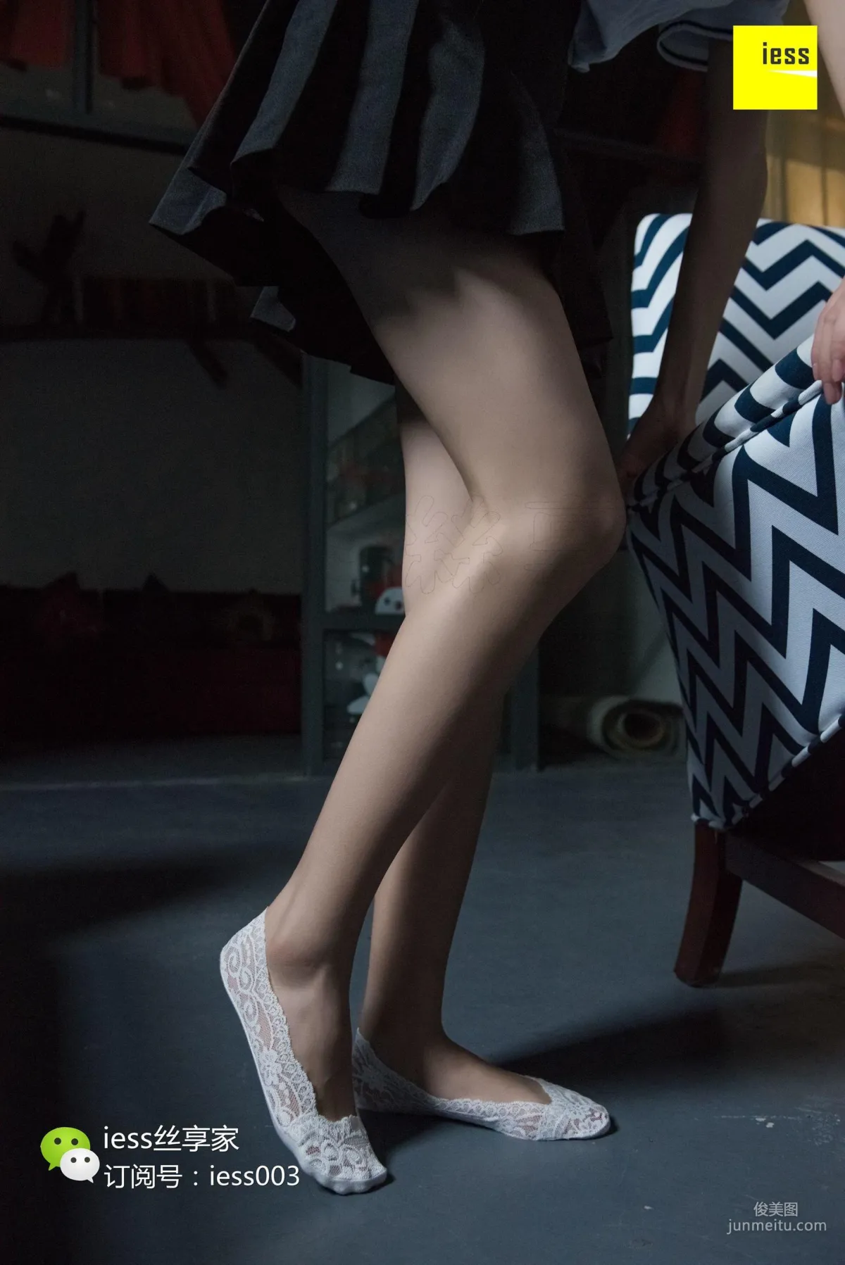 SiXiangJia 101 Jing Jing, Snow-White Ankle Socks and Beautiful Feet [IESS] Photo Set photo 74