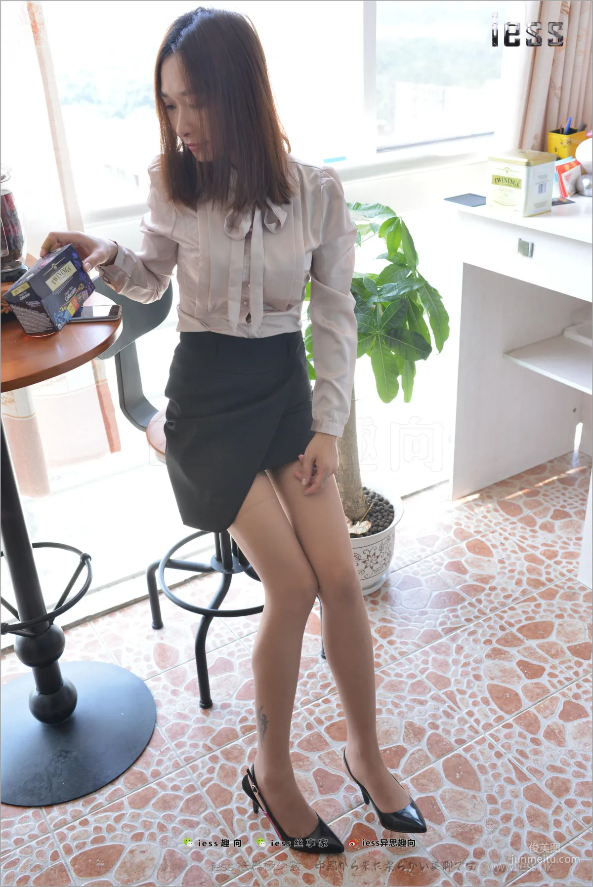 Silk Stockings Bento 165 Biao Mei, Boss's Distant Cousin [IESS] Photo Set photo 83