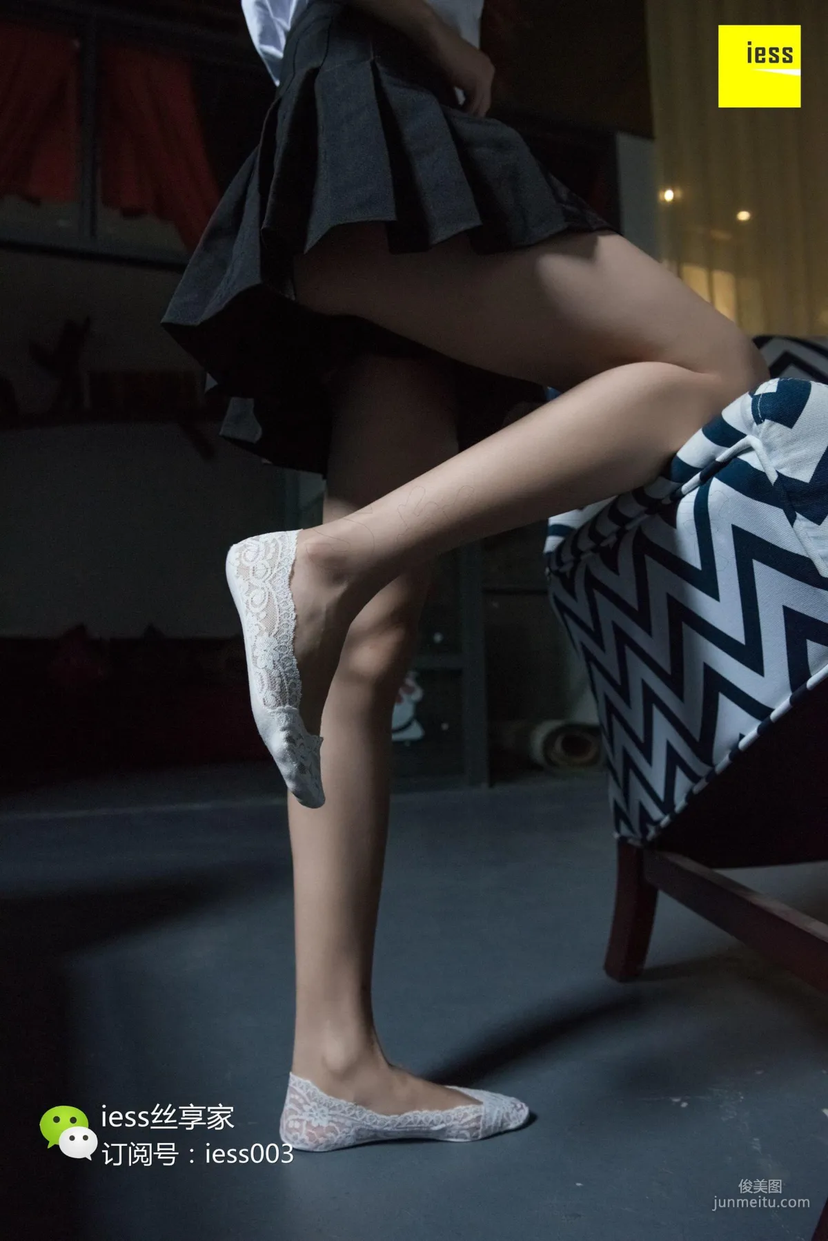 SiXiangJia 101 Jing Jing, Snow-White Ankle Socks and Beautiful Feet [IESS] Photo Set photo 72