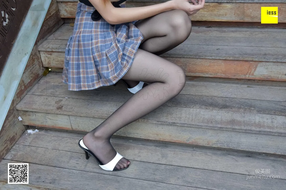 Si Xiang Jia 128 Jing Jing, Crop Top Short Skirt Black Stockings [IESS] Photo Set photo 51