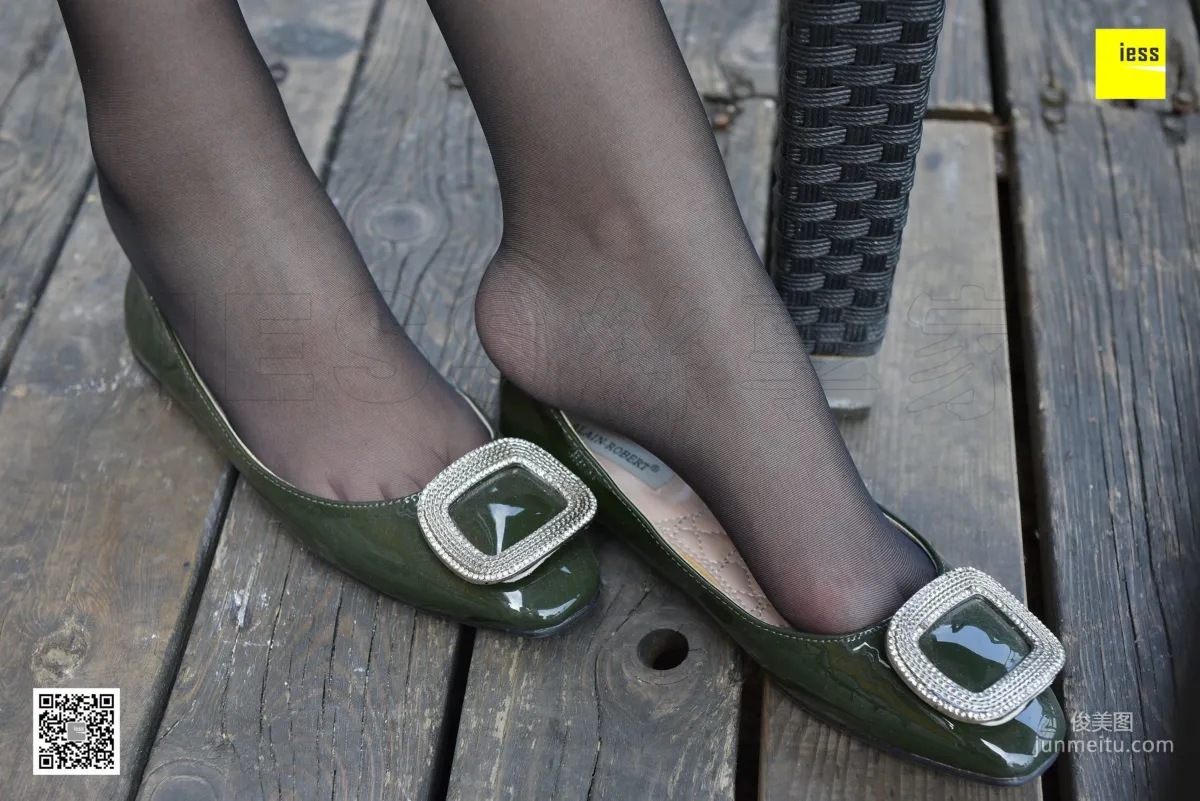 Si Xiang Jia 105 Zi Zi, Girl, You Should Still Wear Flat Shoes [IESS] Photo Set photo 30