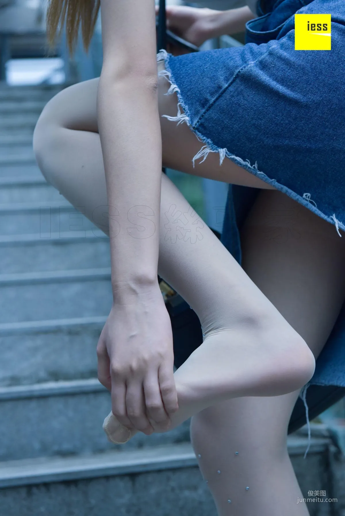 Si Xiang Jia 107 Jing Jing, Crystal White Stockings [IESS] Photo Set photo 45
