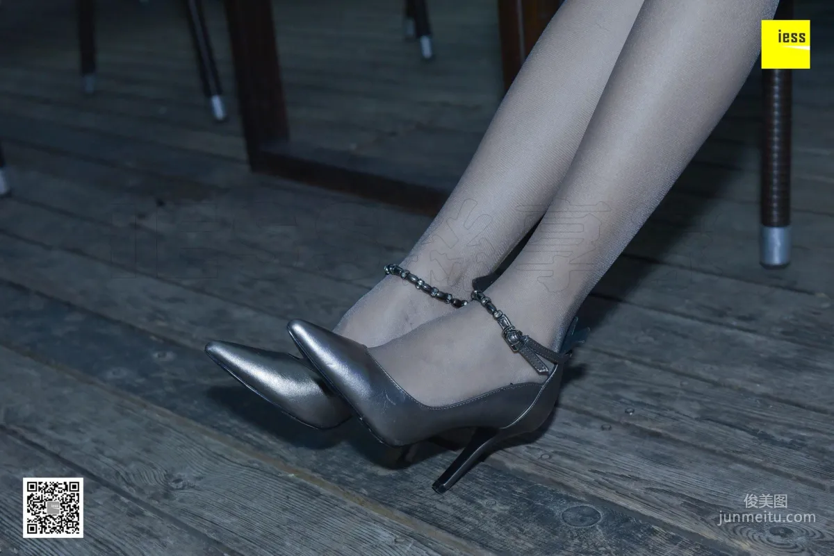 Si Xiang Jia 123 Jing Jing Gray Stockings Under the Flash [IESS] Photo Set photo 87