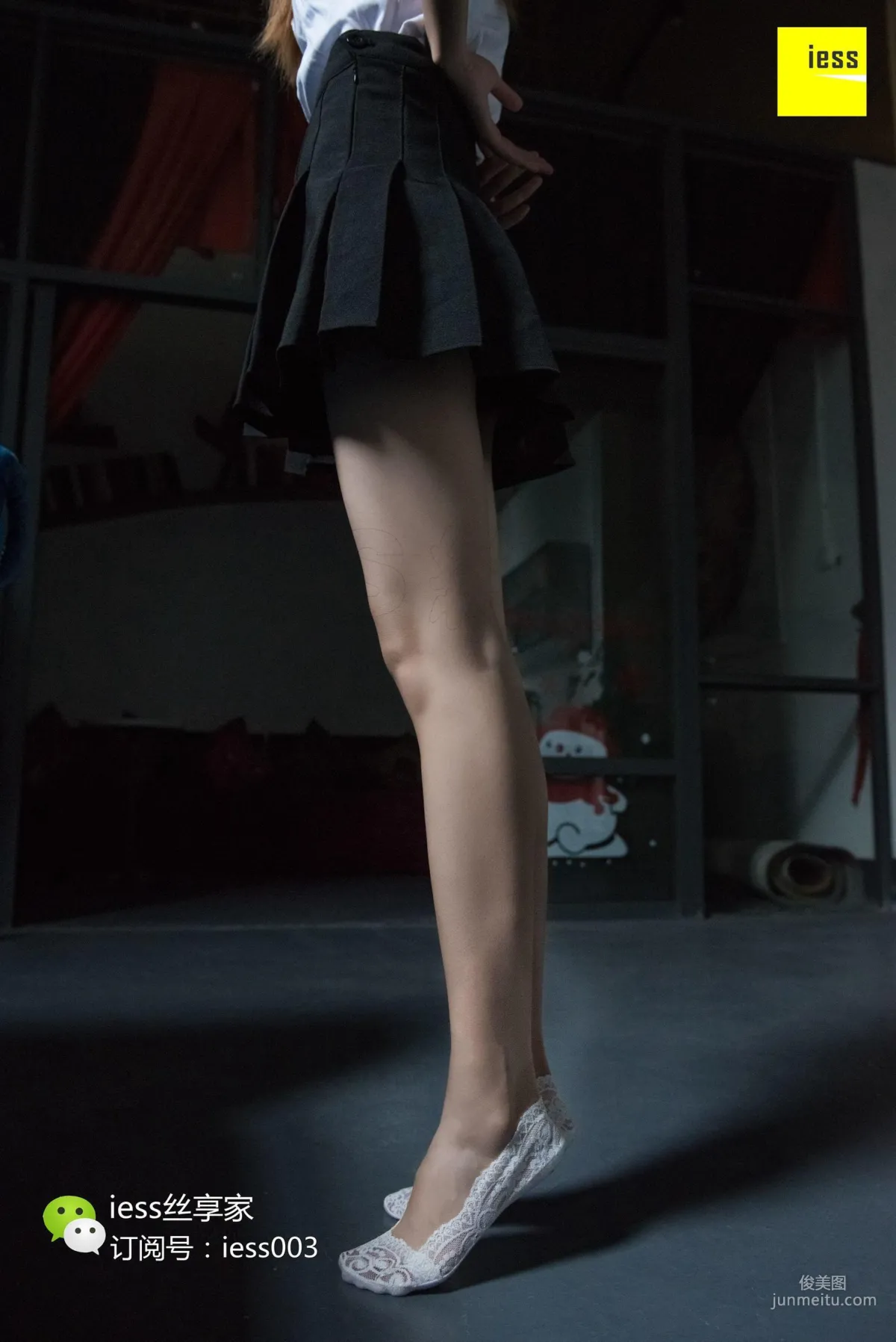 SiXiangJia 101 Jing Jing, Snow-White Ankle Socks and Beautiful Feet [IESS] Photo Set photo 71