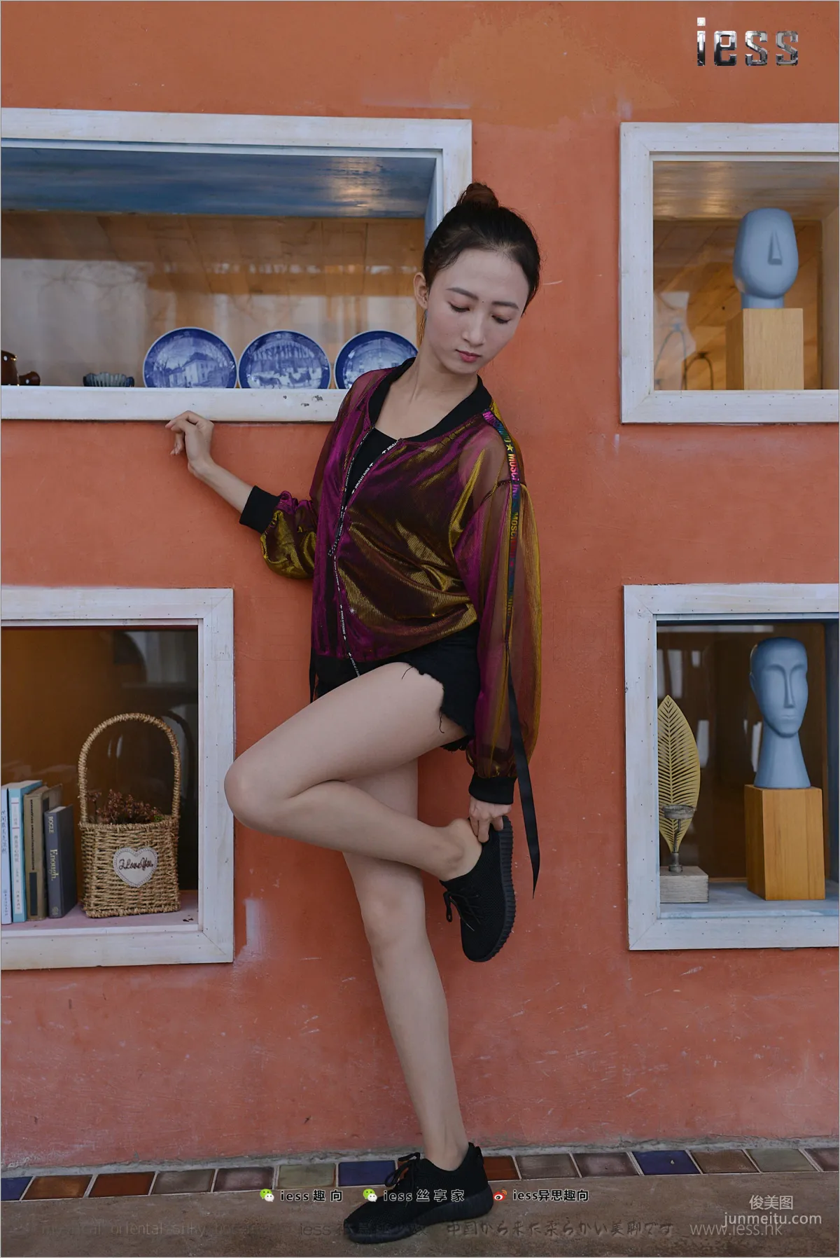 Silk Stockings Bento 155 Momo Maomao, Momo's Sneakers [IESS] Photo Set photo 99