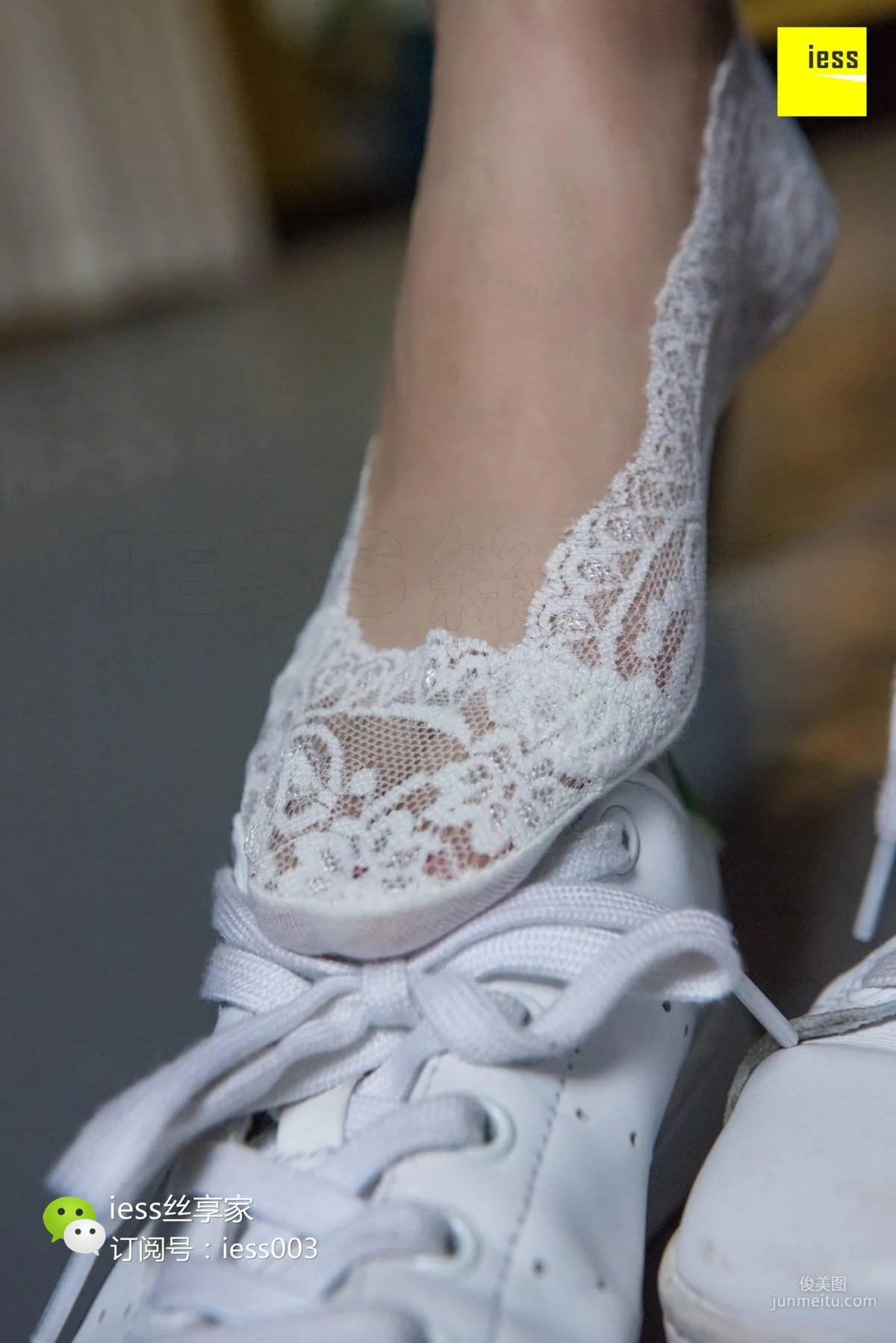 SiXiangJia 101 Jing Jing, Snow-White Ankle Socks and Beautiful Feet [IESS] Photo Set photo 12