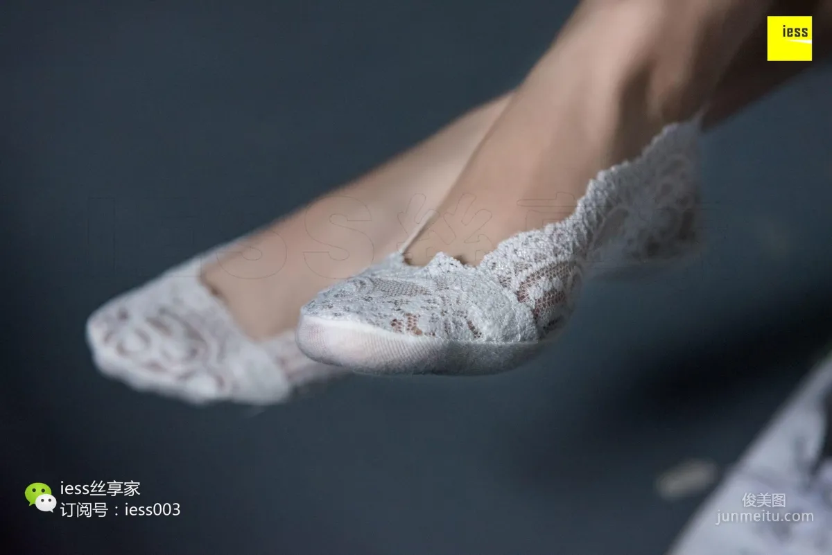 SiXiangJia 101 Jing Jing, Snow-White Ankle Socks and Beautiful Feet [IESS] Photo Set photo 49