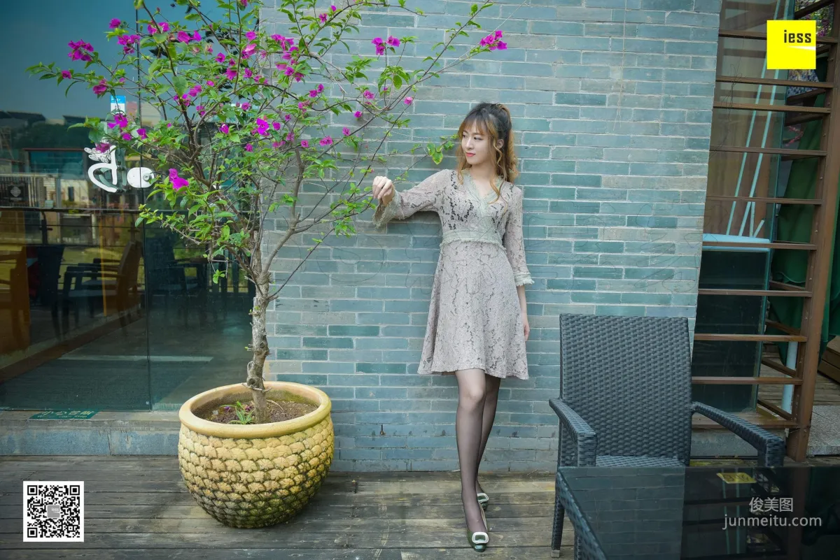 Si Xiang Jia 105 Zi Zi, Girl, You Should Still Wear Flat Shoes [IESS] Photo Set photo 11