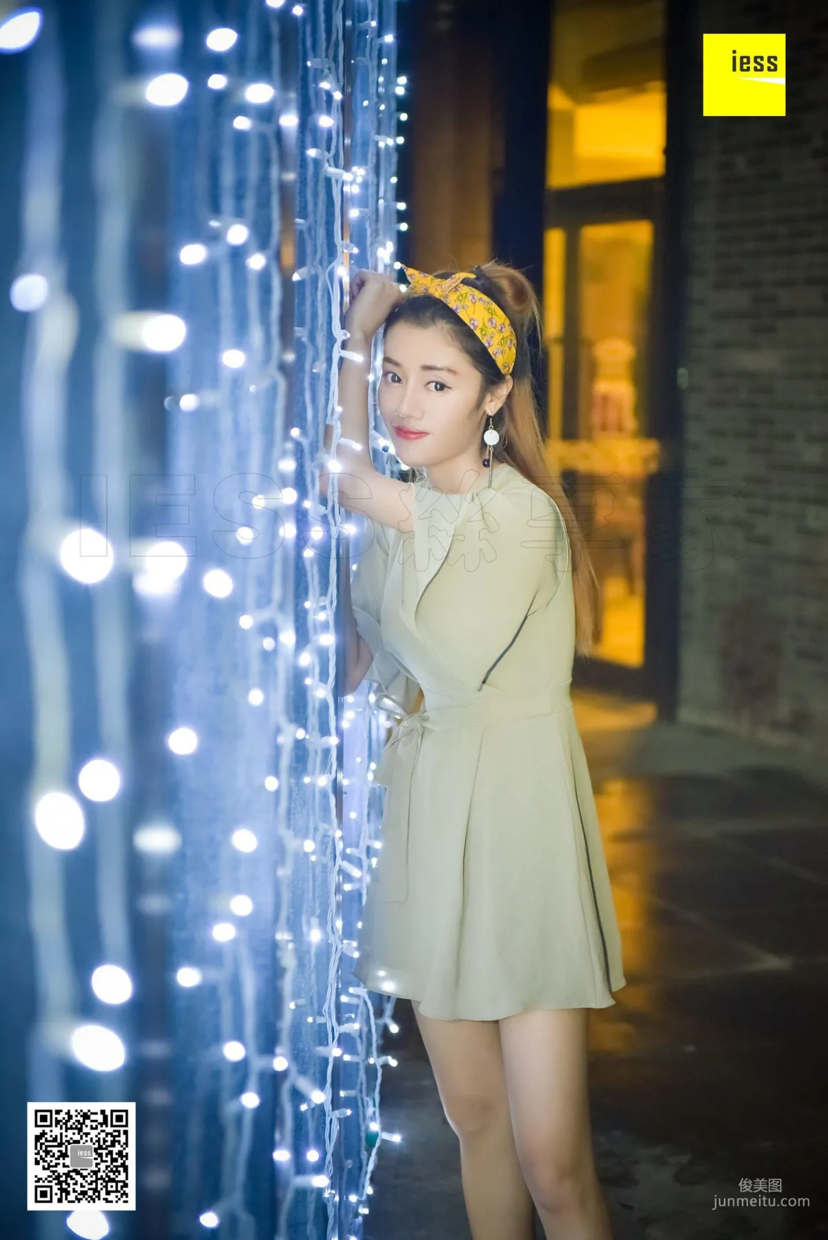 Si Xiang Jia 123 Jing Jing Gray Stockings Under the Flash [IESS] Photo Set photo 69