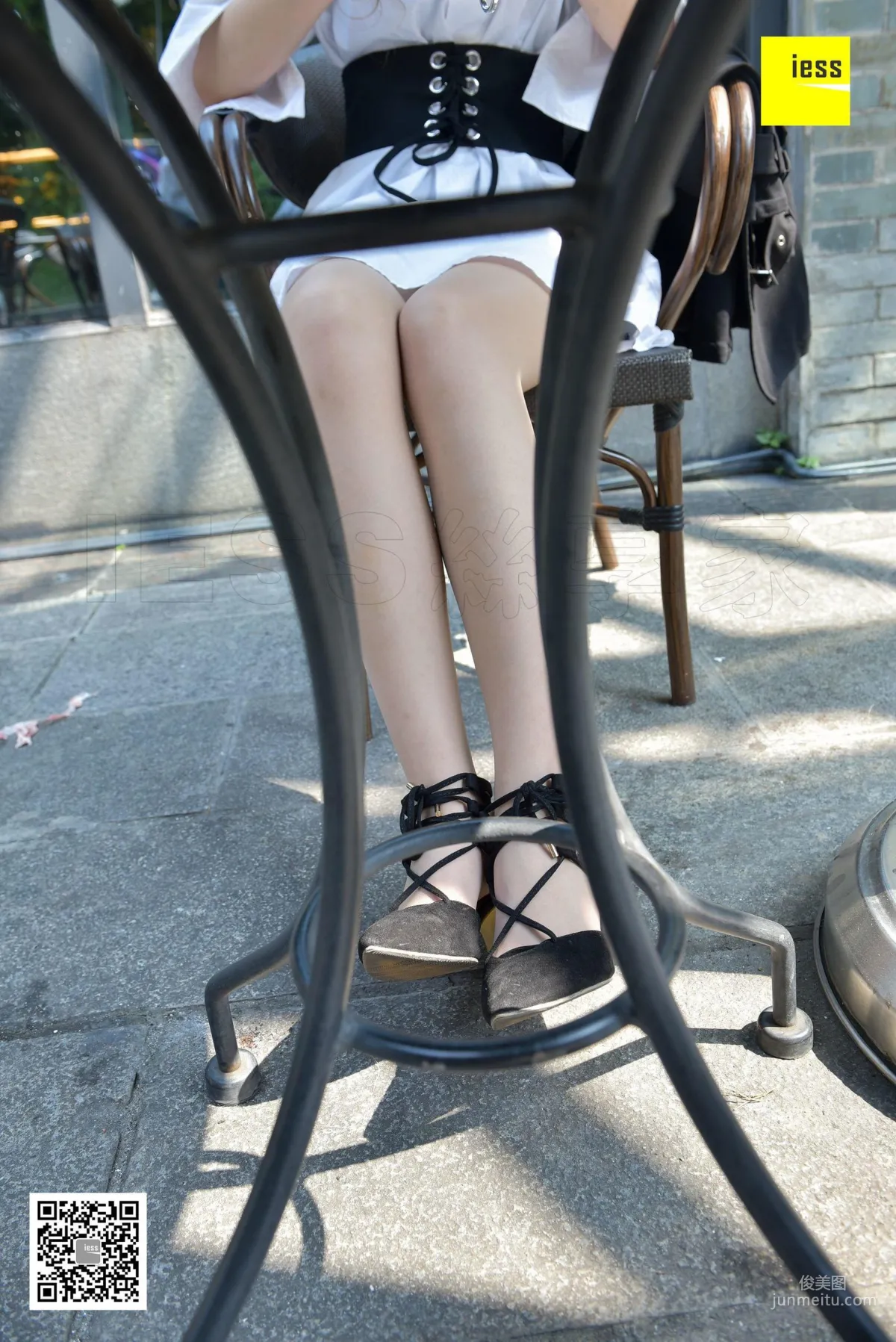 Si Xiang Jia 121 Zi Zi "Sunlight Shining on Flesh-Colored Stockings and High Heels" [IESS] Photo Set photo 24