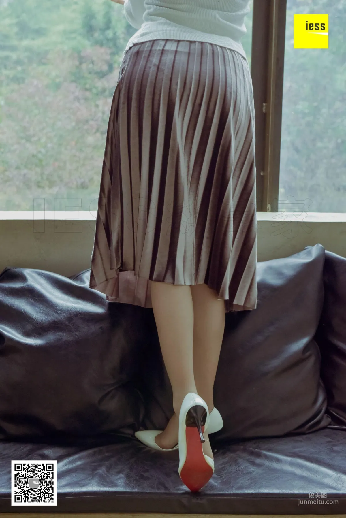 Silk Enjoyer 117 Qiuqiu Stretched Feet and Tempting Legs [IESS] Photo Set photo 95