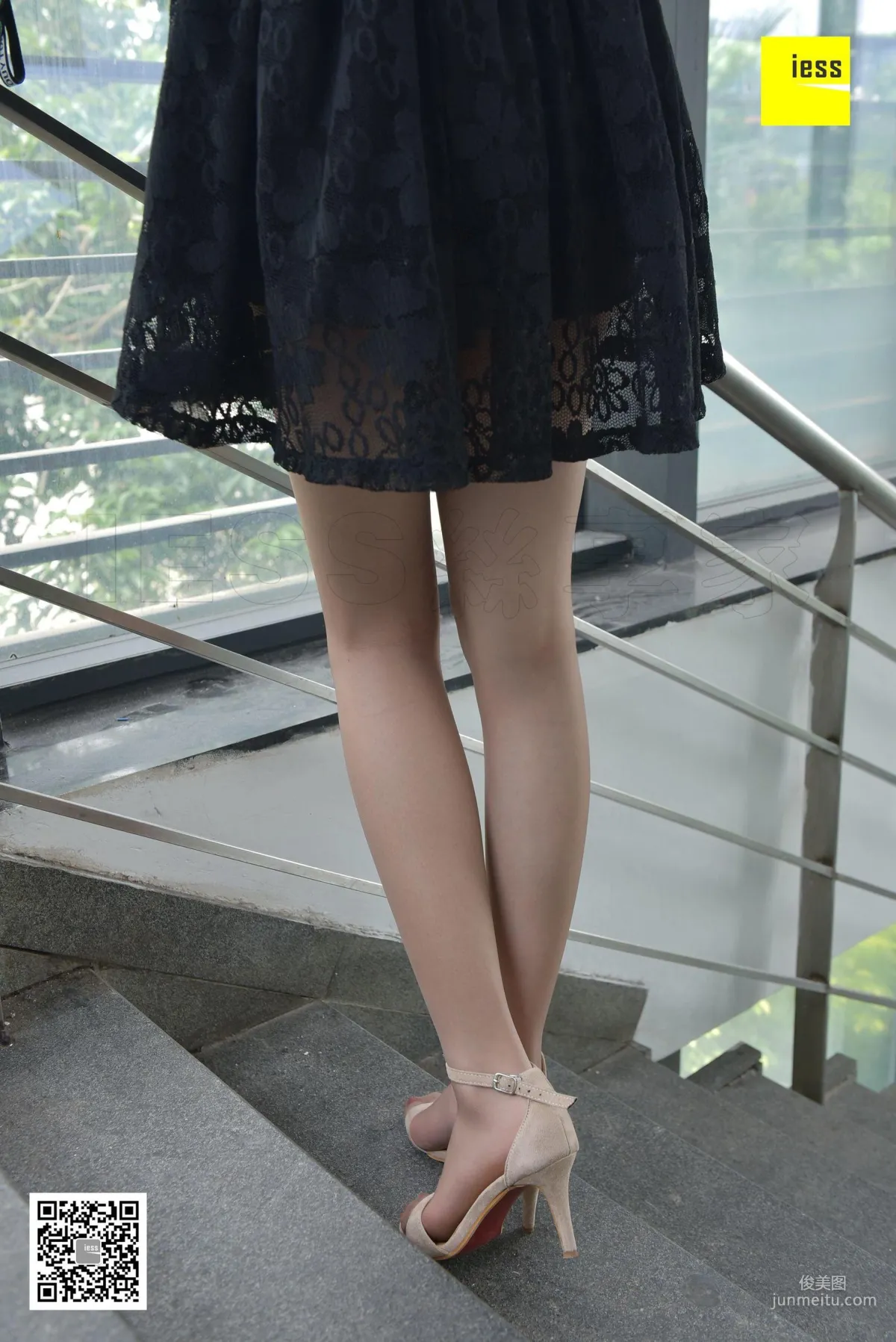 Silk Enjoyer 118 Qi Qi《Nothing Is Sexier Than Brown Stockings II》[IESS] Photo Set photo 34