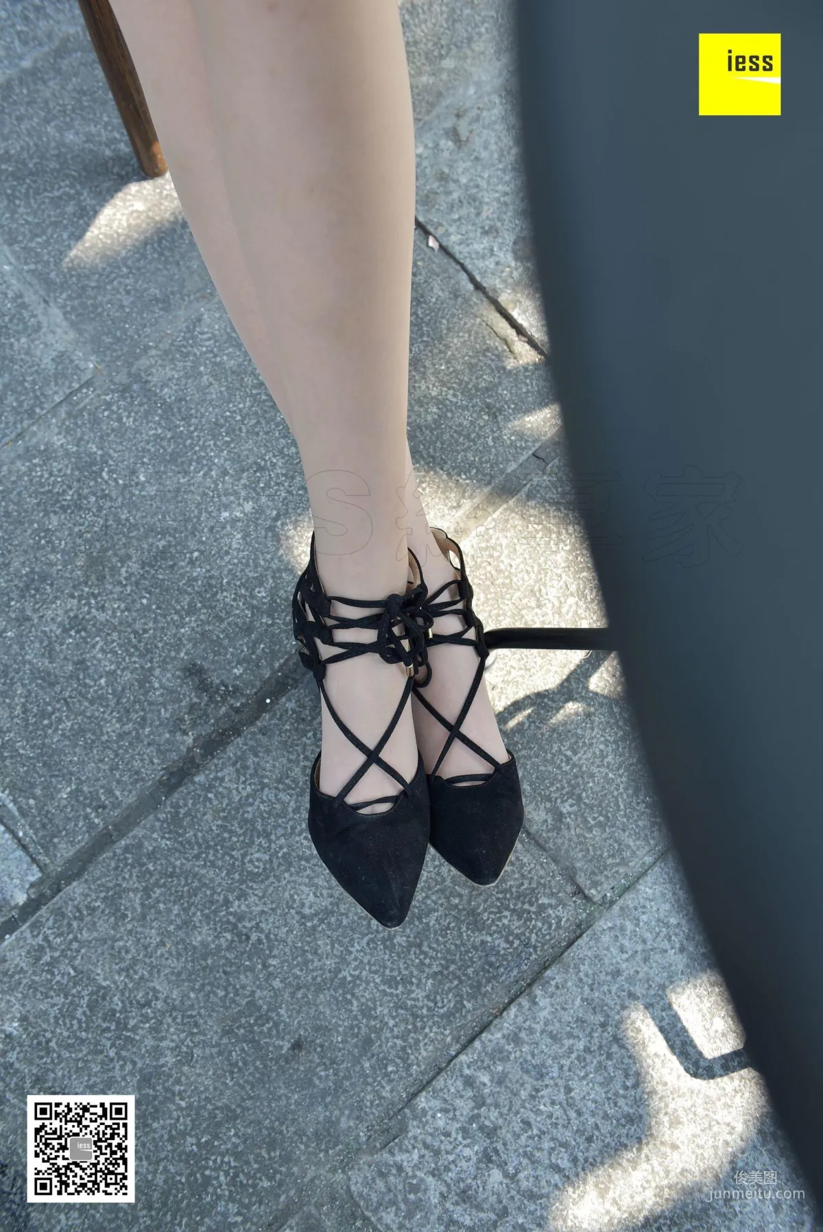 Si Xiang Jia 121 Zi Zi "Sunlight Shining on Flesh-Colored Stockings and High Heels" [IESS] Photo Set photo 29