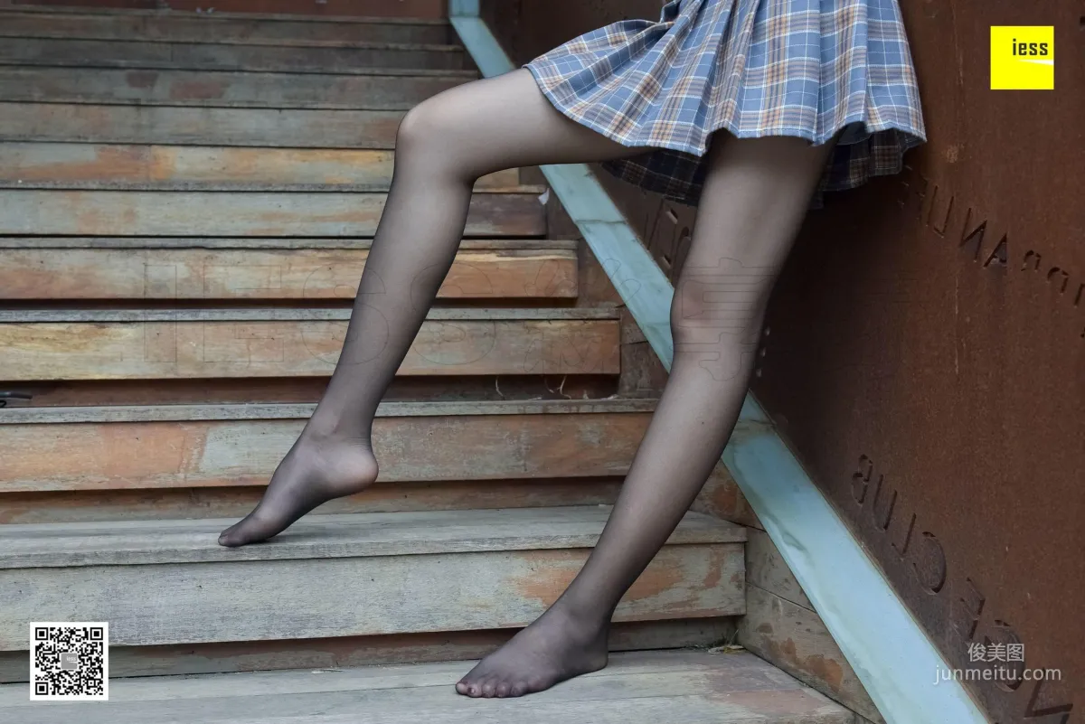 Si Xiang Jia 128 Jing Jing, Crop Top Short Skirt Black Stockings [IESS] Photo Set photo 88