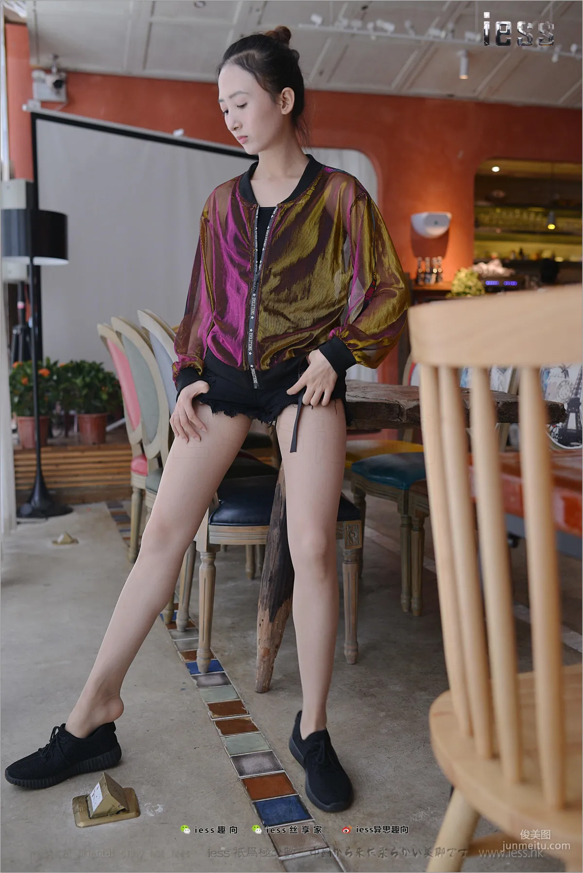 Silk Stockings Bento 155 Momo Maomao, Momo's Sneakers [IESS] Photo Set photo 93