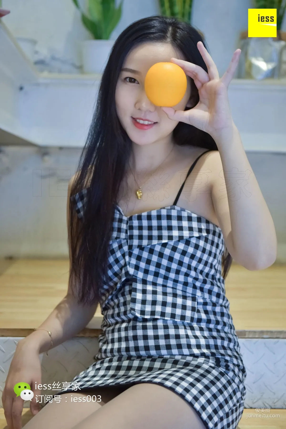 Si Xiang Jia 102 Wen Xin, Gray Stockings Feet Playing with Orange [IESS] Photo Set photo 56