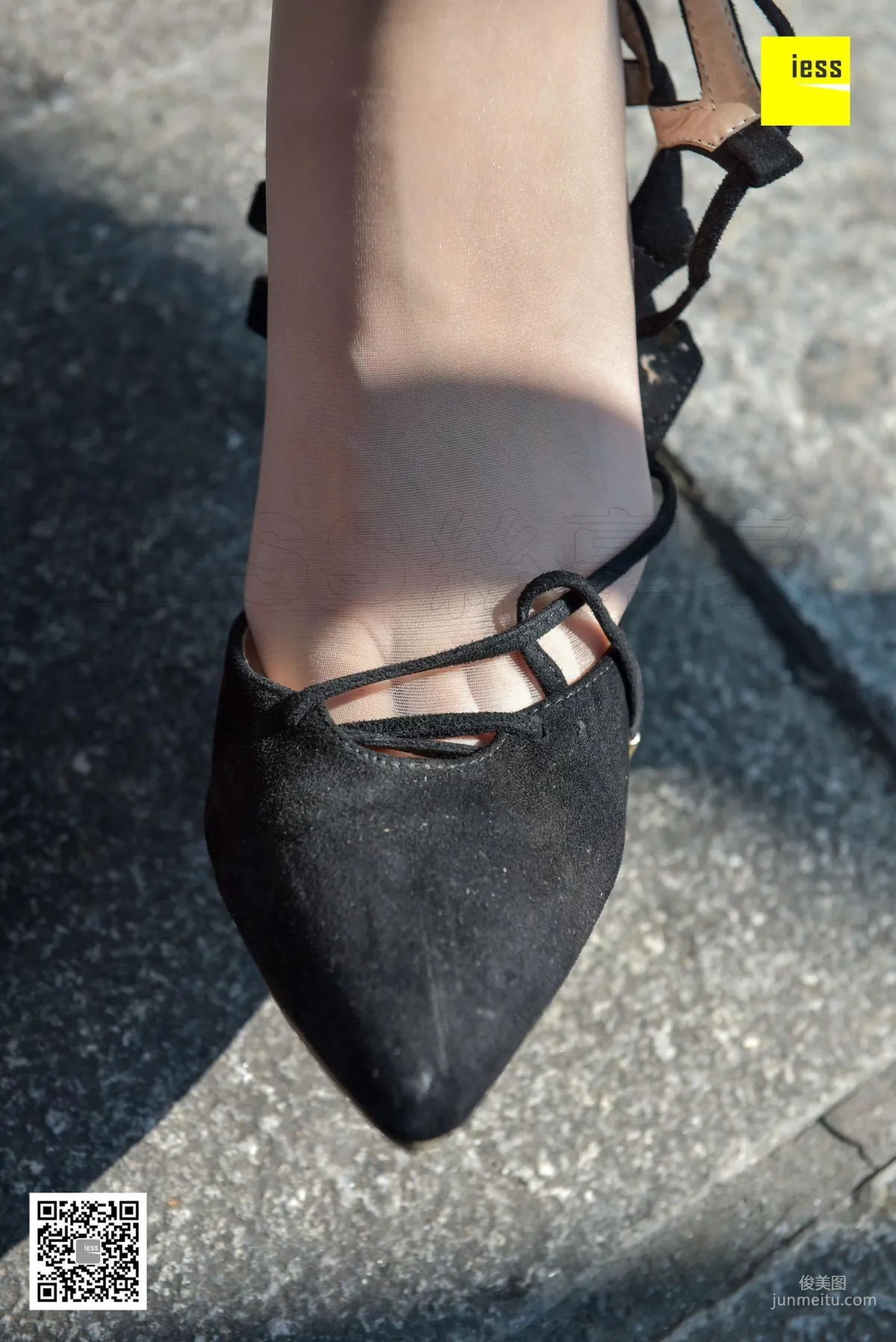 Si Xiang Jia 121 Zi Zi "Sunlight Shining on Flesh-Colored Stockings and High Heels" [IESS] Photo Set photo 80