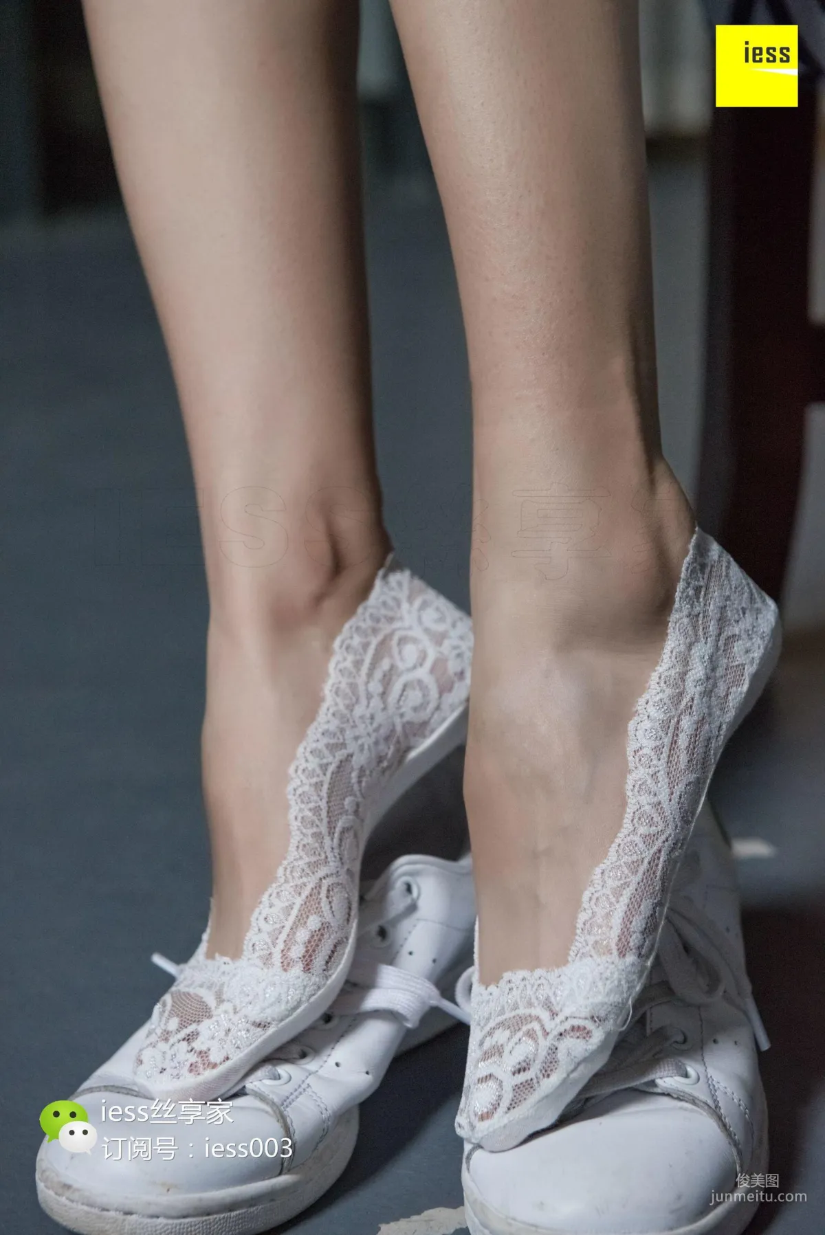 SiXiangJia 101 Jing Jing, Snow-White Ankle Socks and Beautiful Feet [IESS] Photo Set photo 29