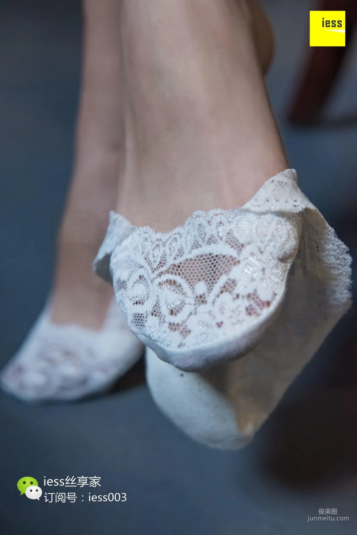 SiXiangJia 101 Jing Jing, Snow-White Ankle Socks and Beautiful Feet [IESS] Photo Set photo 87