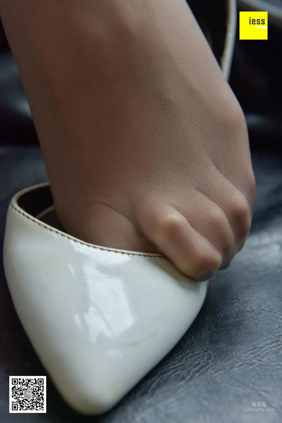 Silk Enjoyer 117 Qiuqiu Stretched Feet and Tempting Legs [IESS] Photo Set photo 70