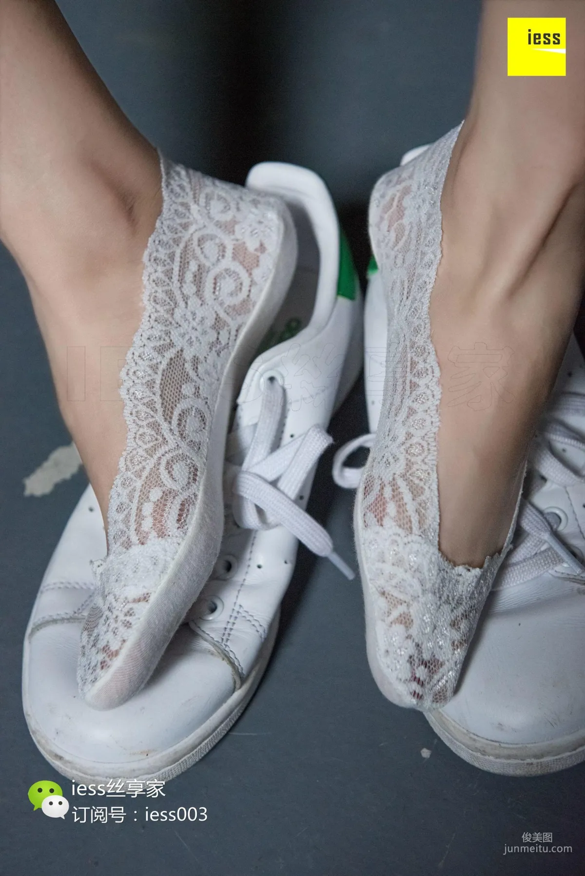 SiXiangJia 101 Jing Jing, Snow-White Ankle Socks and Beautiful Feet [IESS] Photo Set photo 31
