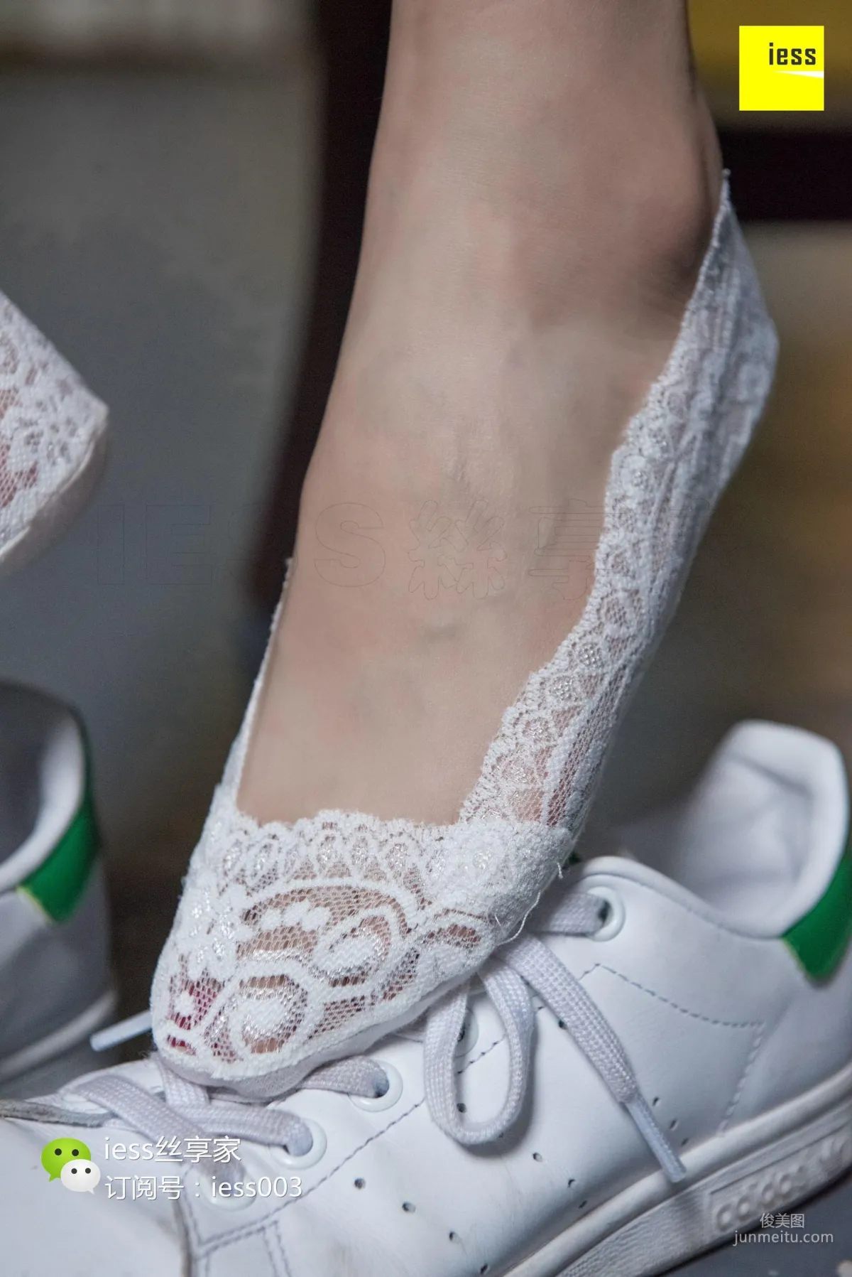 SiXiangJia 101 Jing Jing, Snow-White Ankle Socks and Beautiful Feet [IESS] Photo Set photo 17