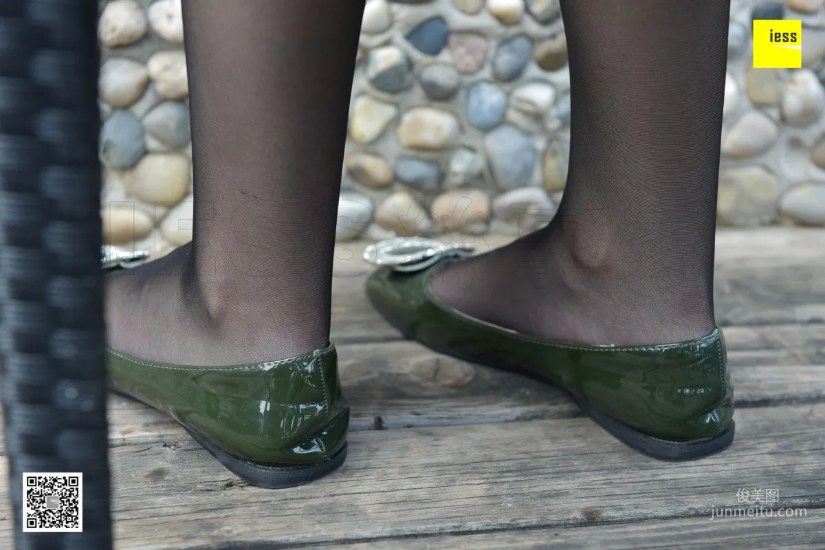 Si Xiang Jia 105 Zi Zi, Girl, You Should Still Wear Flat Shoes [IESS] Photo Set photo 22