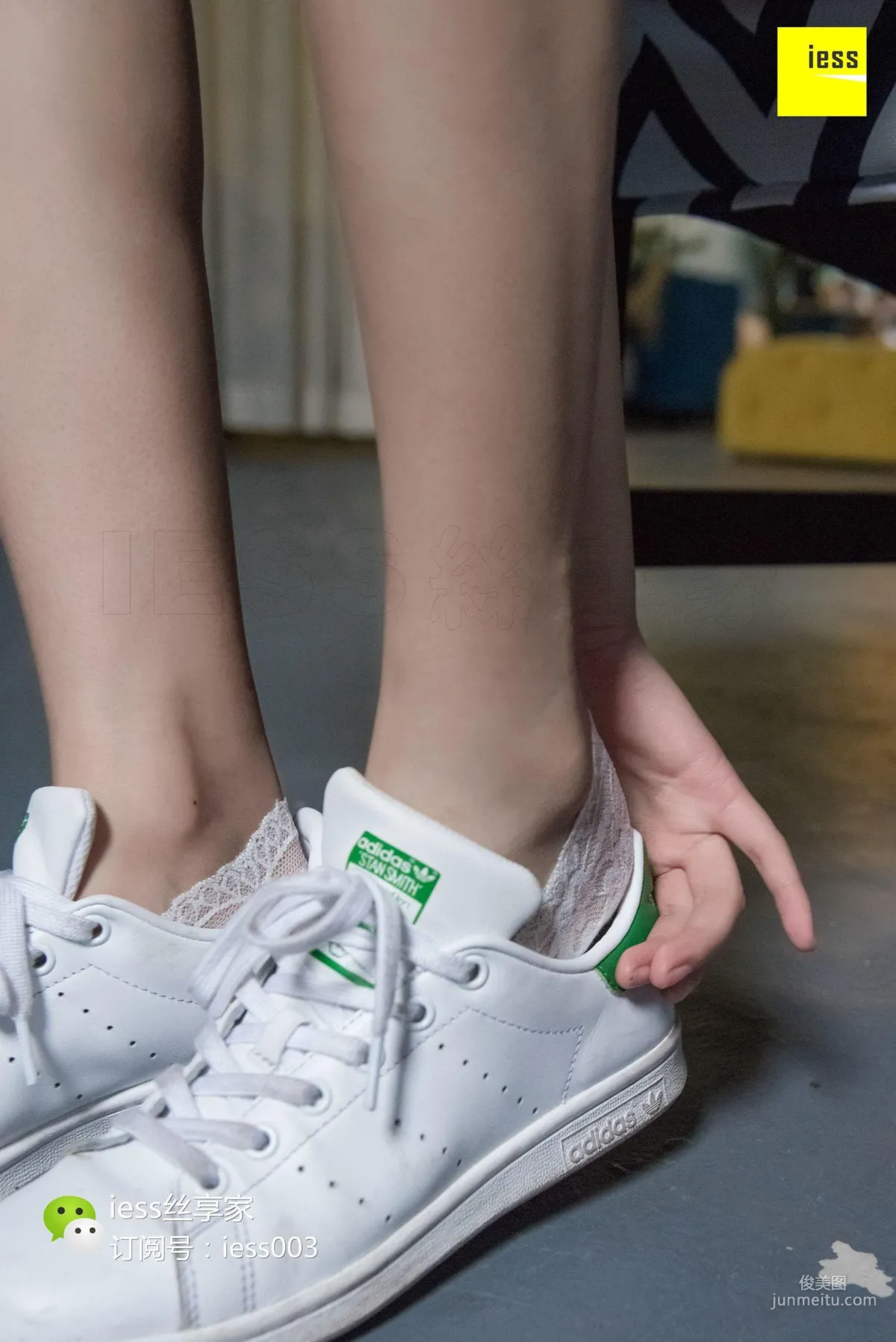 SiXiangJia 101 Jing Jing, Snow-White Ankle Socks and Beautiful Feet [IESS] Photo Set photo 8