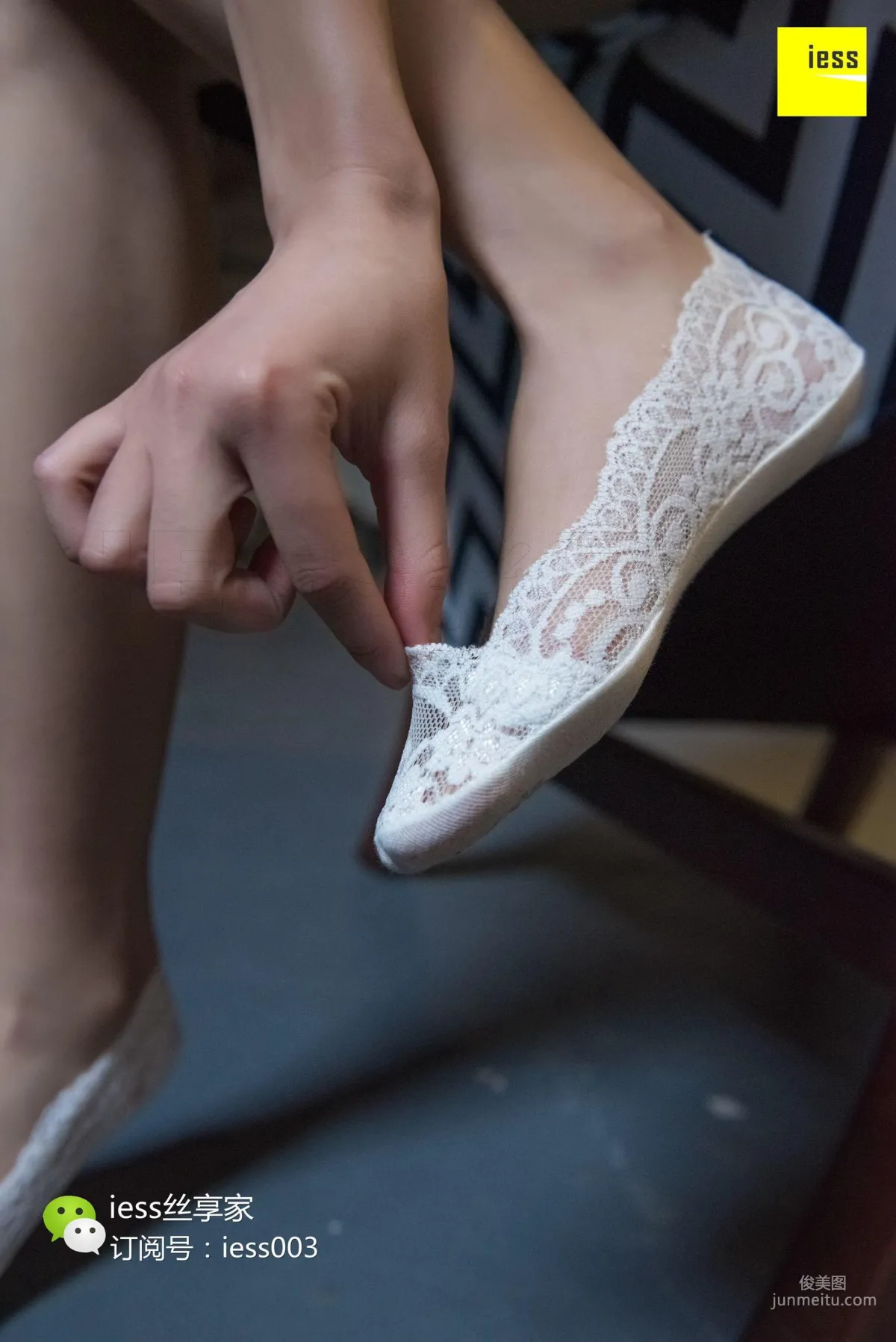 SiXiangJia 101 Jing Jing, Snow-White Ankle Socks and Beautiful Feet [IESS] Photo Set photo 80