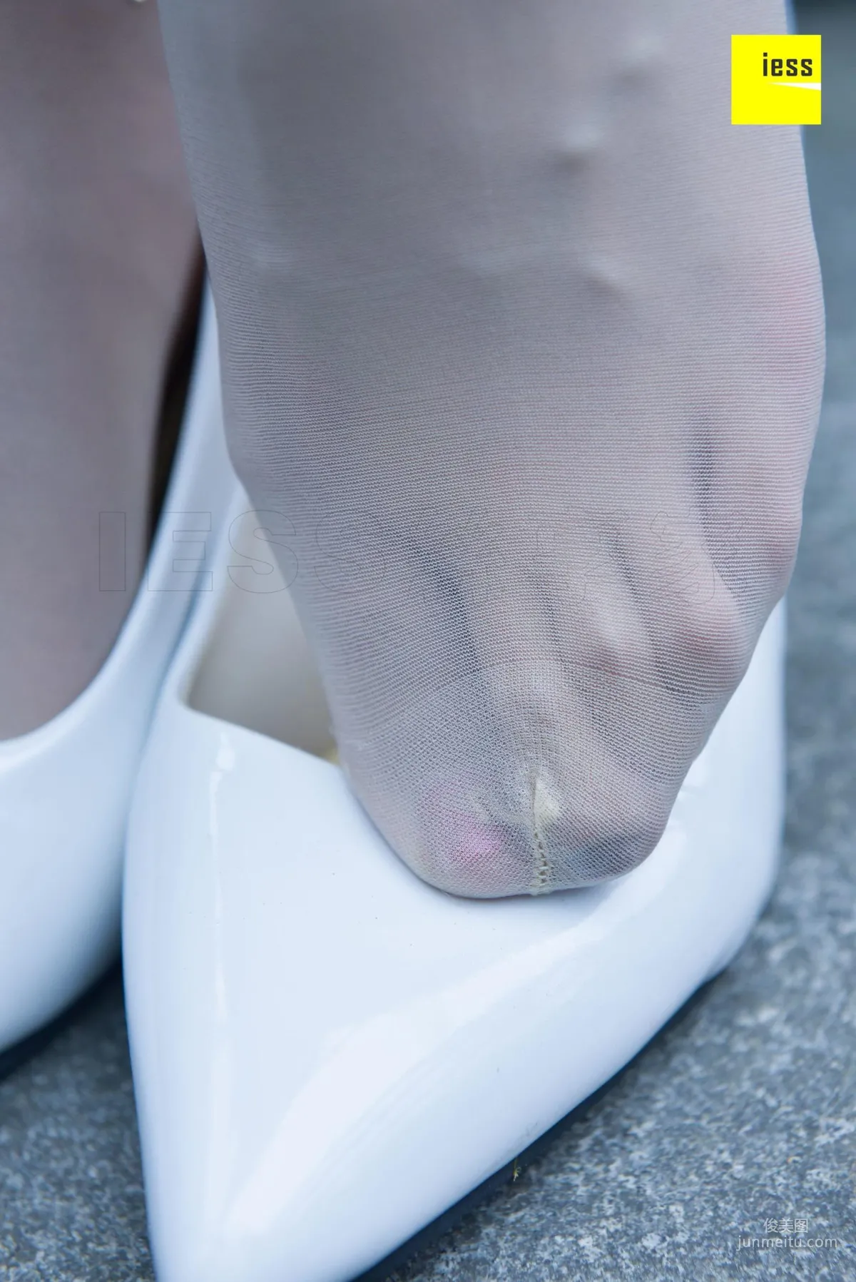 Si Xiang Jia 107 Jing Jing, Crystal White Stockings [IESS] Photo Set photo 39