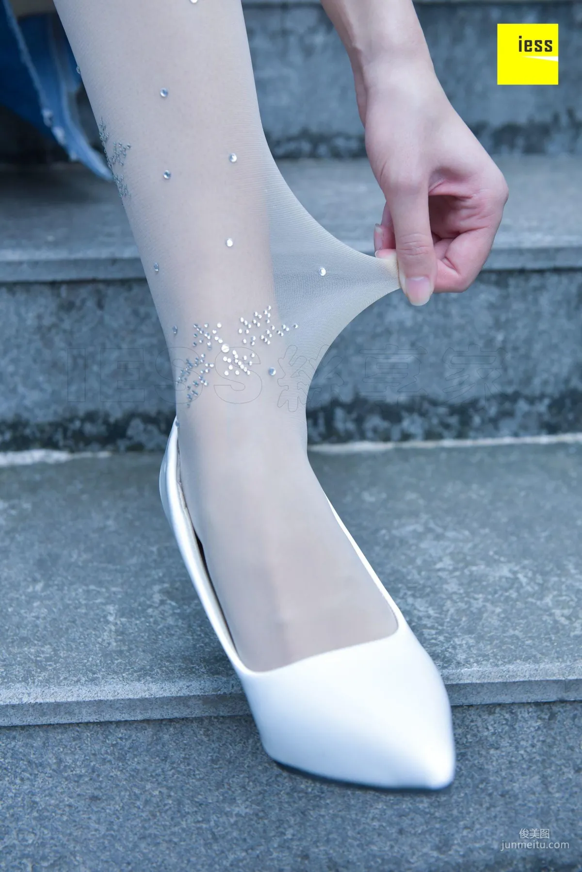 Si Xiang Jia 107 Jing Jing, Crystal White Stockings [IESS] Photo Set photo 60