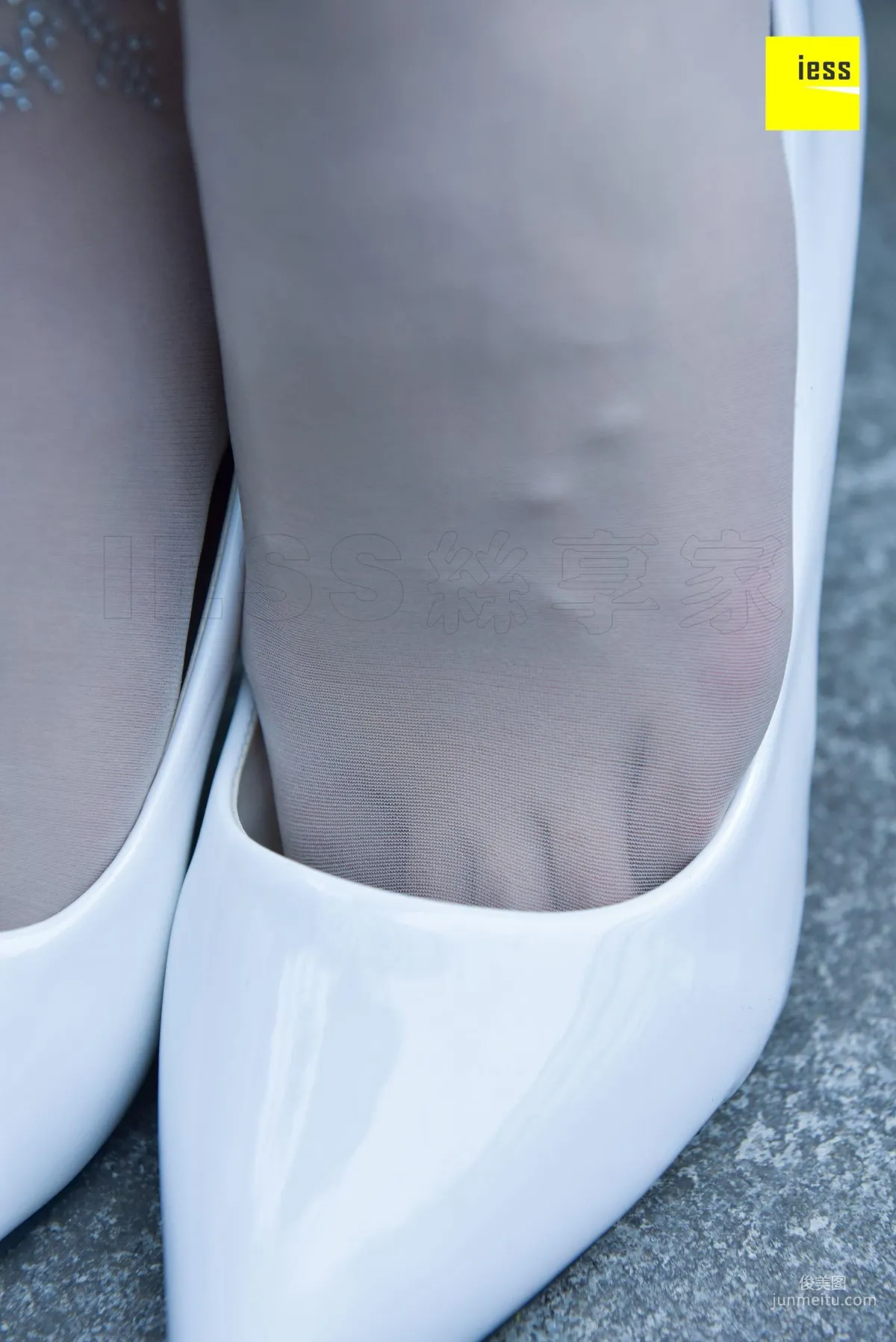 Si Xiang Jia 107 Jing Jing, Crystal White Stockings [IESS] Photo Set photo 36