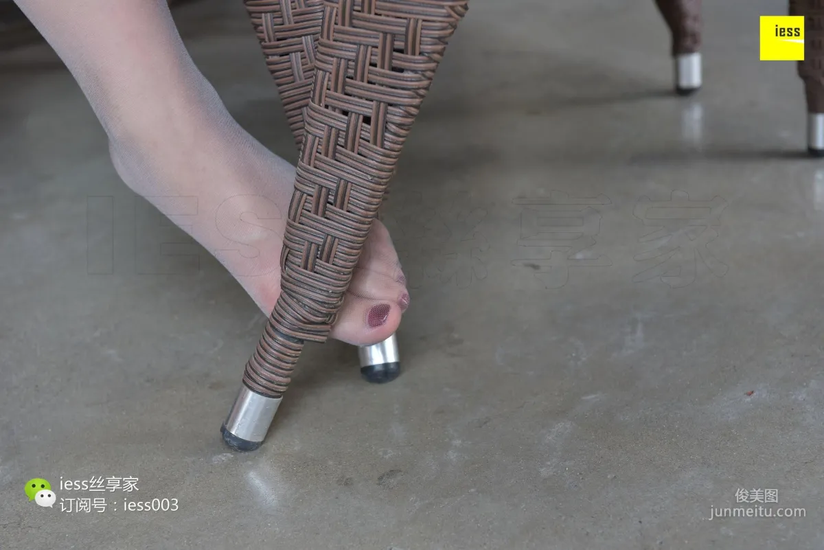 Stockings Lover 104 Cousin, Tattooed Legs Teasing Hemp Rope [IESS] Photo Set photo 51