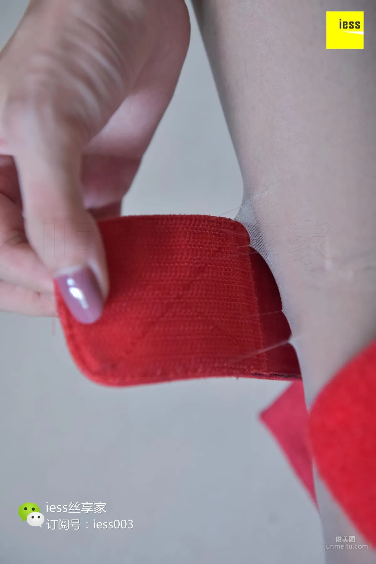 SiXiangJia 089 Qiuqiu, Playing with Ripped Gray Stockings [IESS] Photo Set photo 35