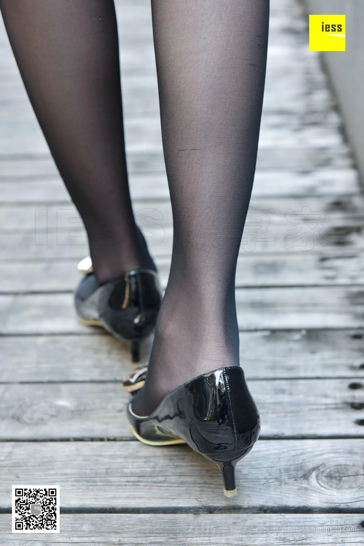 Si Xiang Jia 125 Qi Qi, Little Floral Print and Black Stockings [IESS] Photo Set photo 18