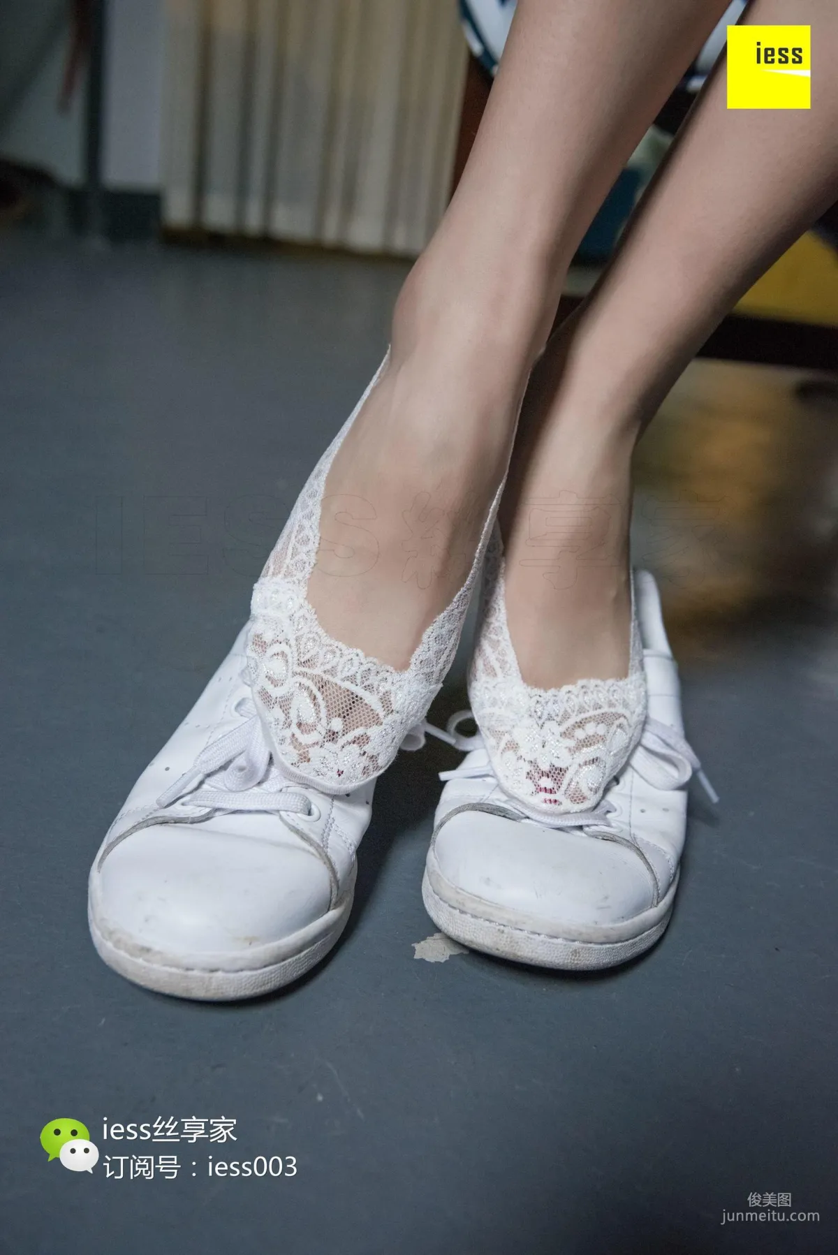 SiXiangJia 101 Jing Jing, Snow-White Ankle Socks and Beautiful Feet [IESS] Photo Set photo 18