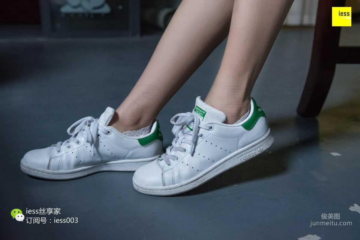 SiXiangJia 101 Jing Jing, Snow-White Ankle Socks and Beautiful Feet [IESS] Photo Set photo 4