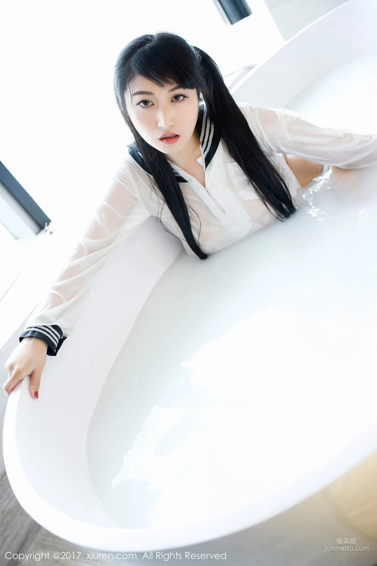 Panpan Longnv sunny《Milk Bath School Uniform + Transparent School Uniform + Black Nipple Covers》[XiuRen] NO.853 Photo Set photo 8