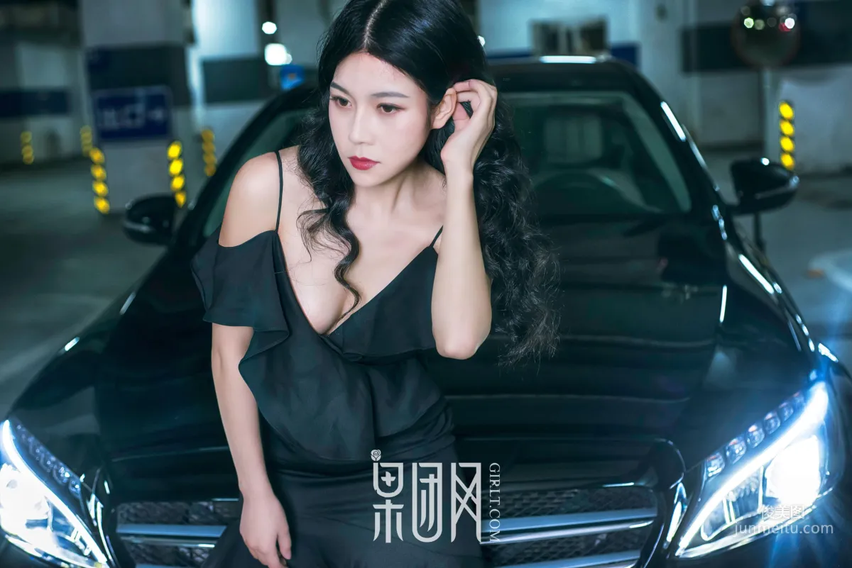 Wei Wei, Beauty vs Luxury Car, Which Do You Choose! [Girlt] No.107 Photo Set photo 11