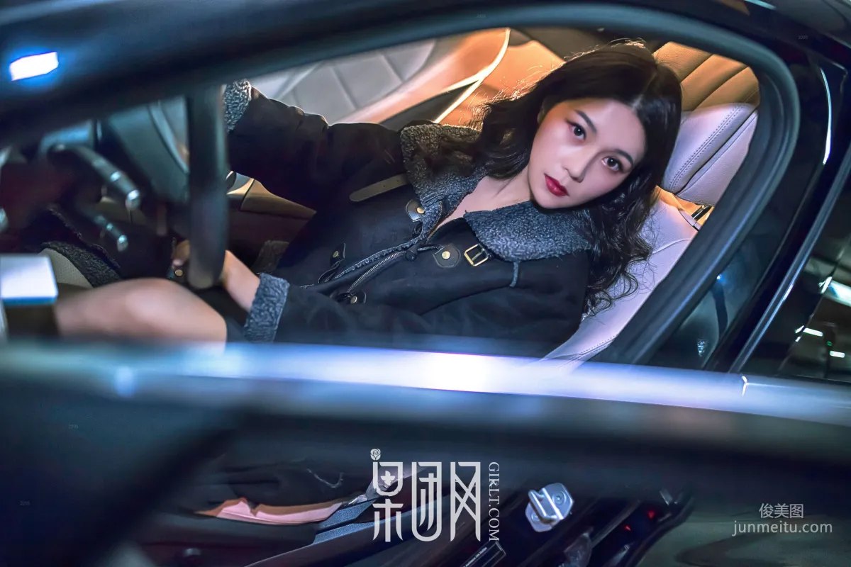 Wei Wei, Beauty vs Luxury Car, Which Do You Choose! [Girlt] No.107 Photo Set photo 12