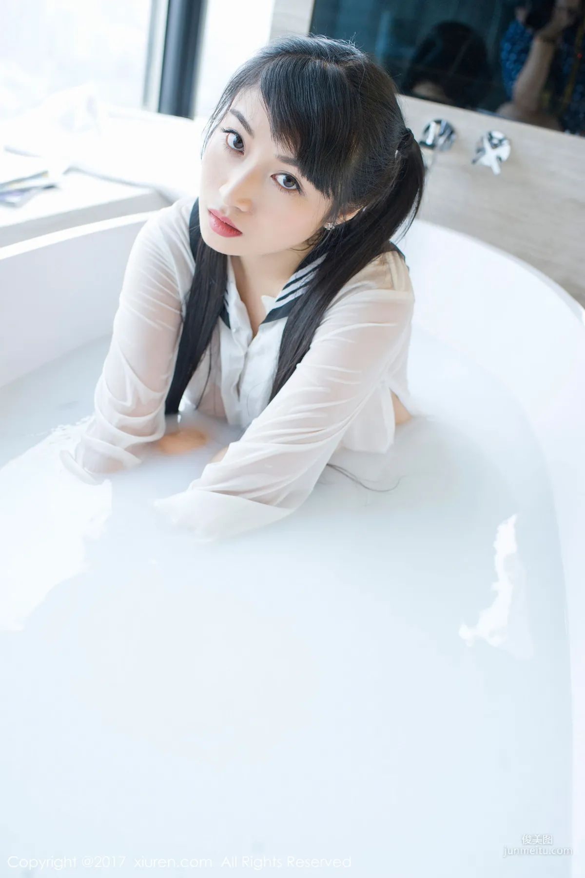 Panpan Longnv sunny《Milk Bath School Uniform + Transparent School Uniform + Black Nipple Covers》[XiuRen] NO.853 Photo Set photo 16