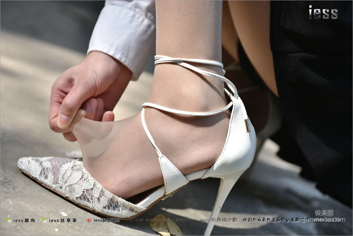 Silk Stockings Bento 189 Ruo Qi, First Time Wearing High Heels [IESS] Photo Set photo 3