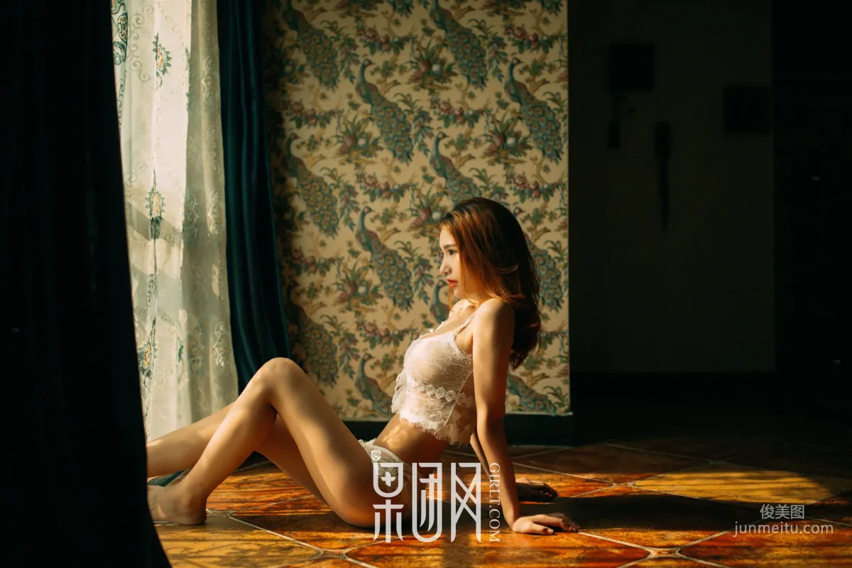Girlt No. 02 photo 10