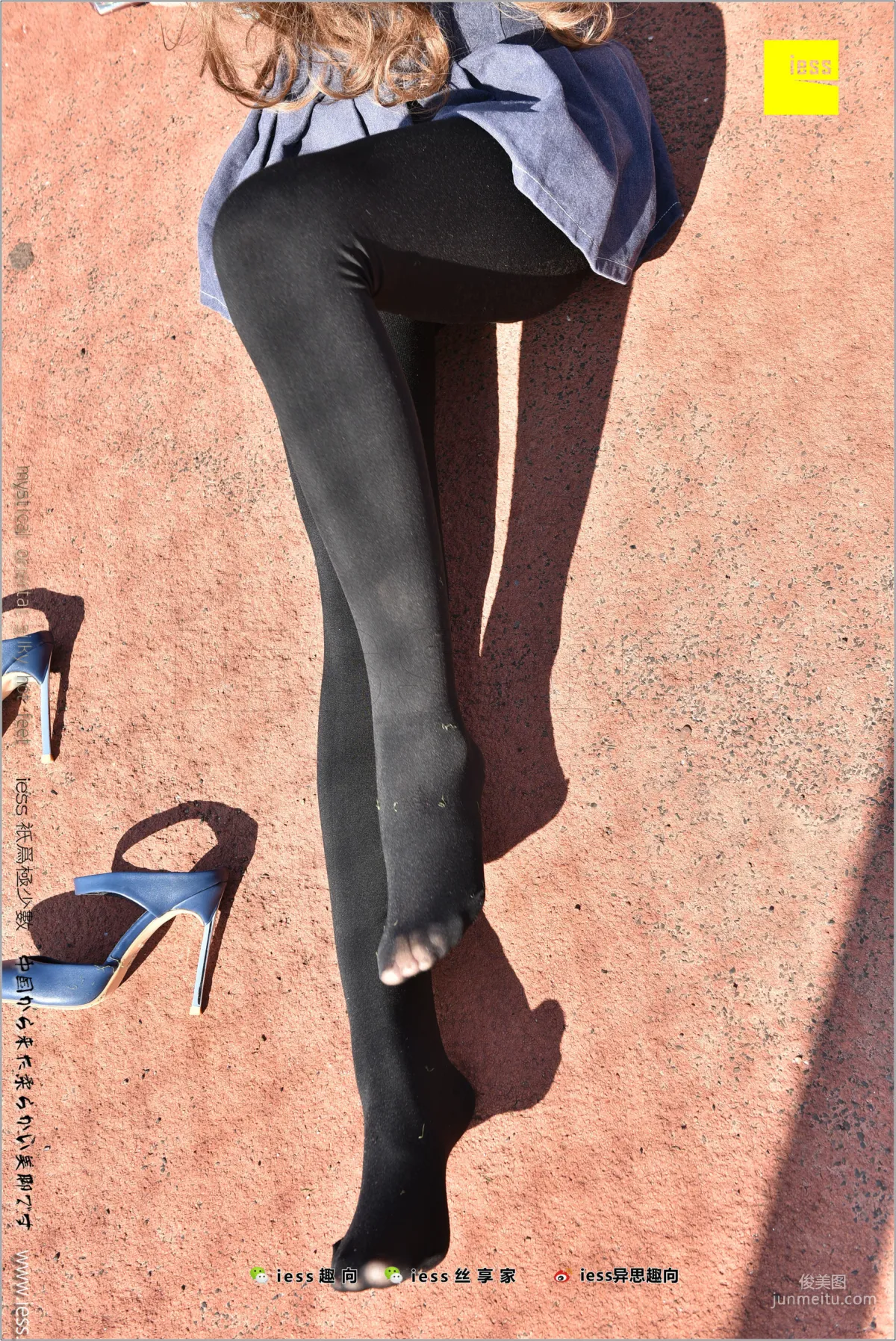 Silk Stockings Bento 182 Jing Jing, The See-Through Temptation of Thick Black Stockings [IESS] Photo Set photo 96