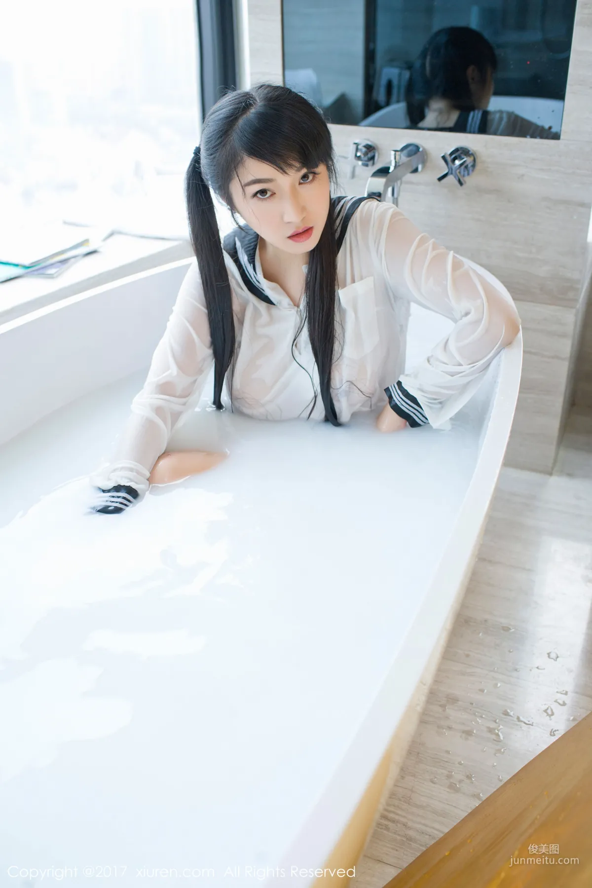 Panpan Longnv sunny《Milk Bath School Uniform + Transparent School Uniform + Black Nipple Covers》[XiuRen] NO.853 Photo Set photo 14