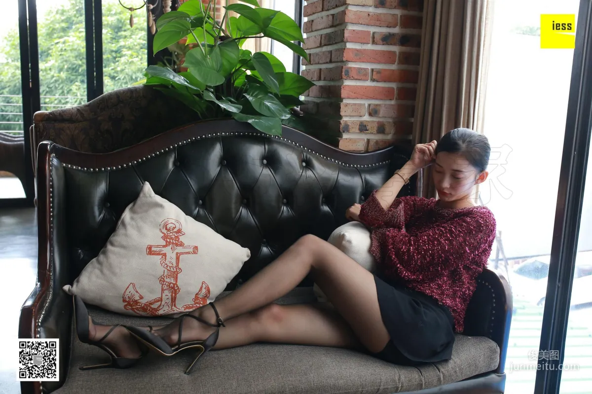 Si Xiang Jia 148 Qiuqiu, The Delectable Black Stockings [IESS] Photo Set photo 9