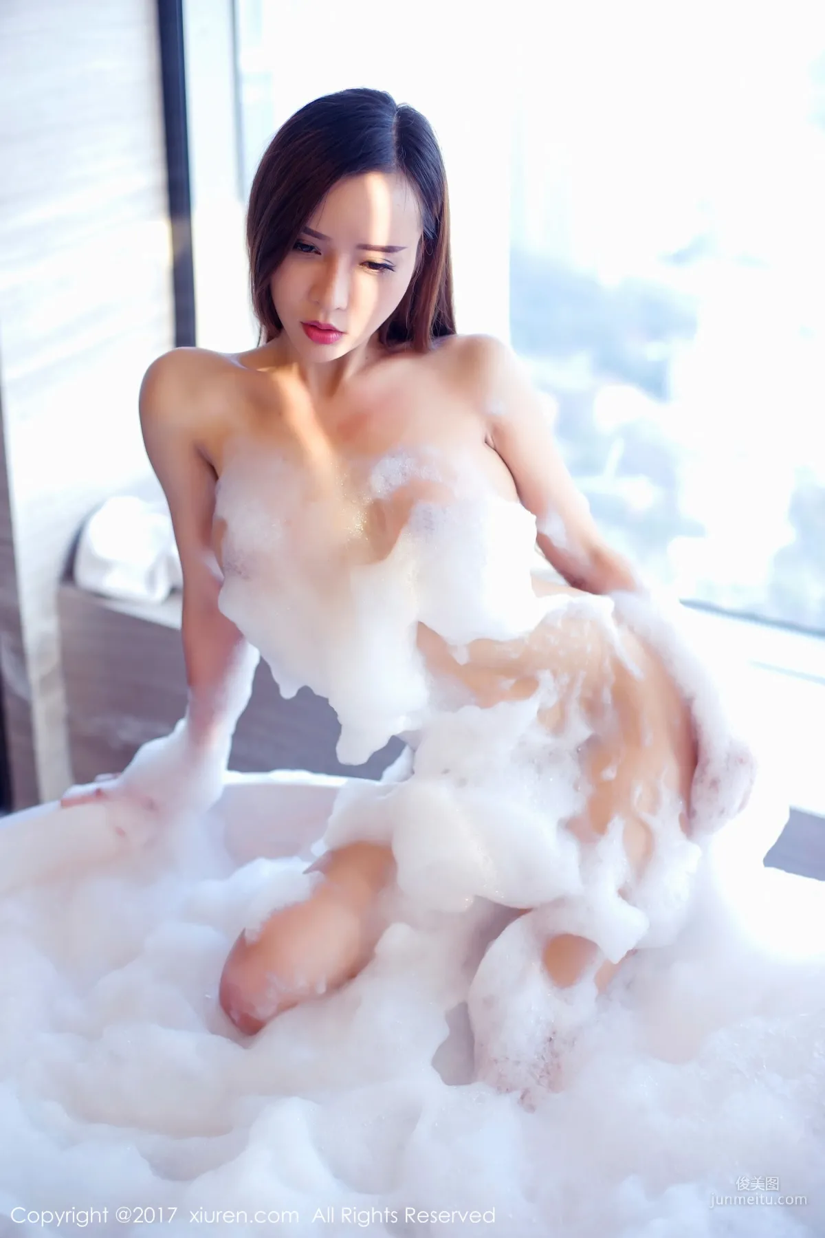 Ai Xiaoqing 'Human Bubble Bath + Japanese School Uniform Pool Lollipop' [XiuRen] NO.866 Photo Set photo 23