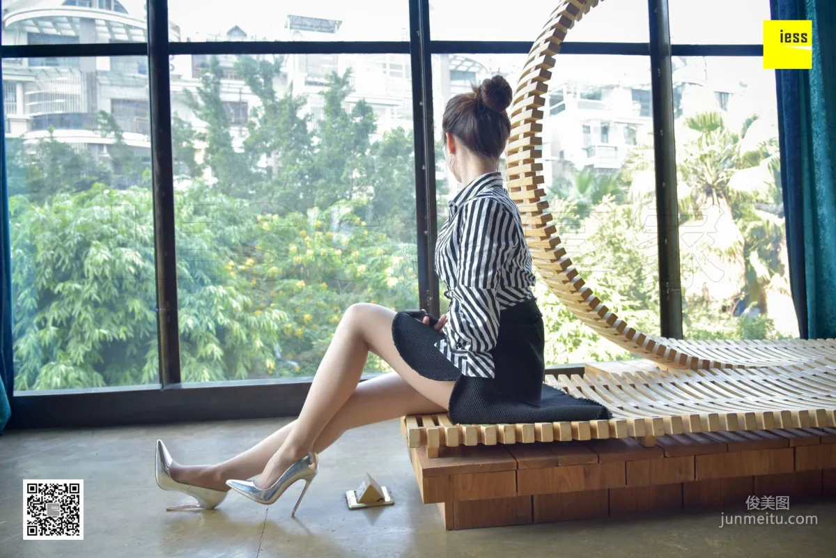 Si Xiang Jia 147 Lai Lai, Silver Ultra High Thin Heel and Nude Stockings [IESS] Photo Set photo 89