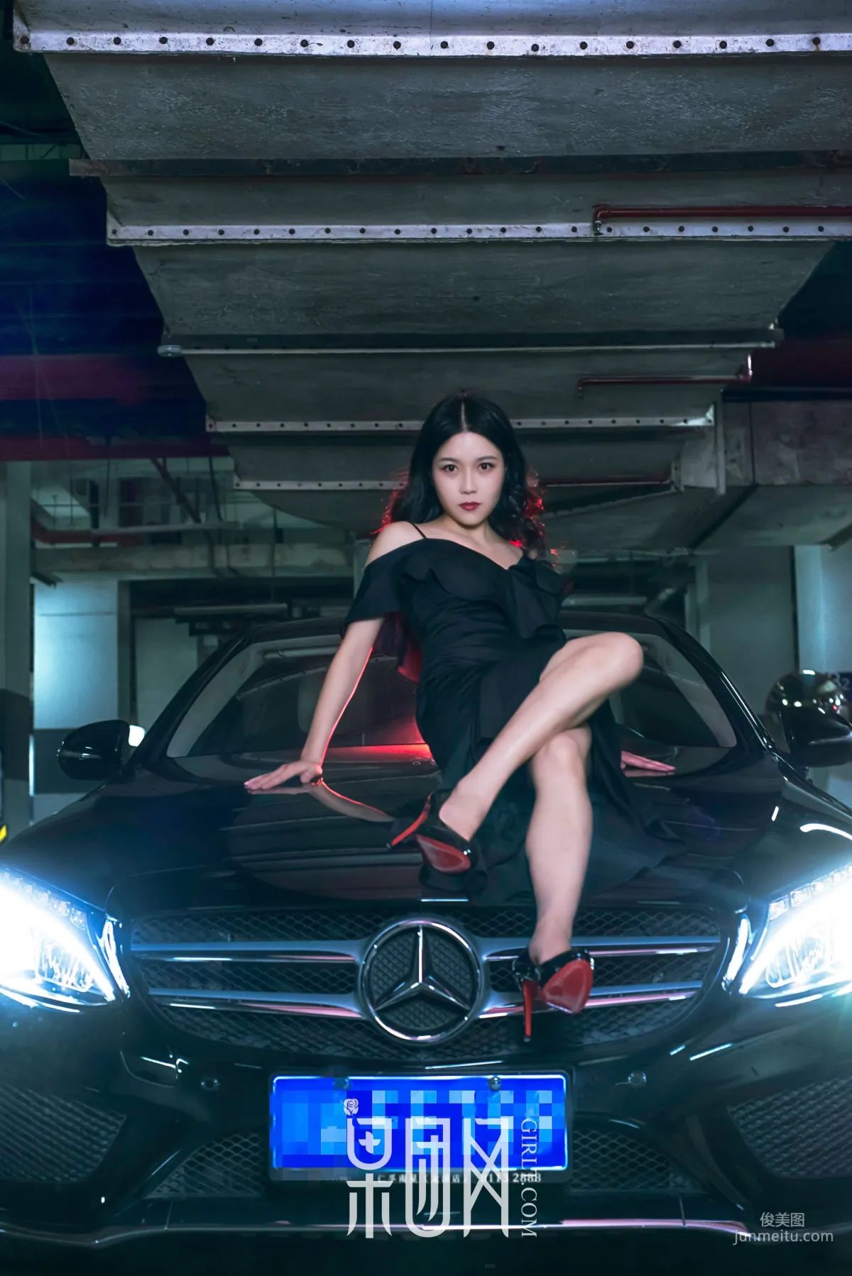 Wei Wei, Beauty vs Luxury Car, Which Do You Choose! [Girlt] No.107 Photo Set photo 2